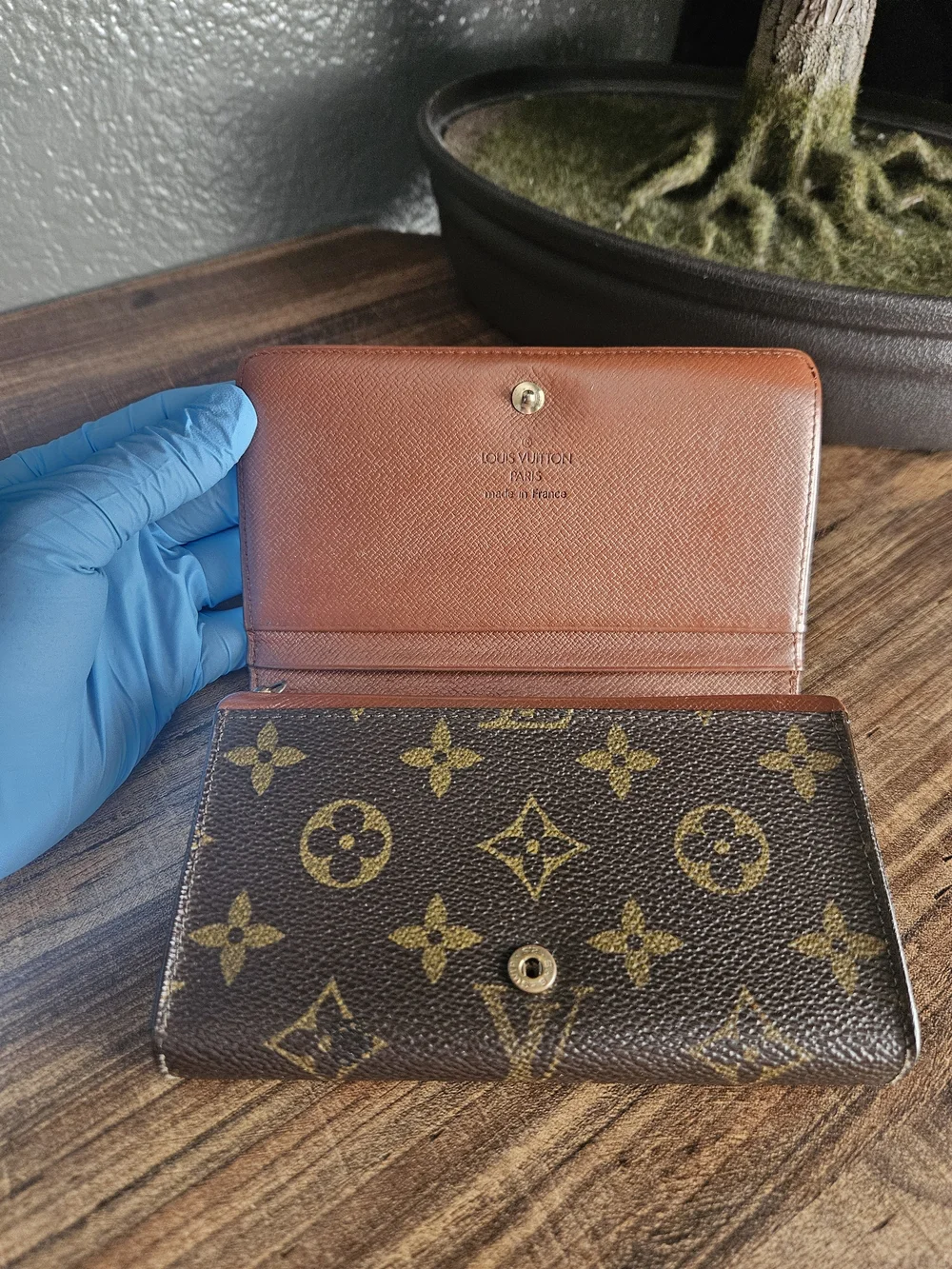 Authentic Louis Vuitton Vintage Tressor Wallet Monogram Canvas